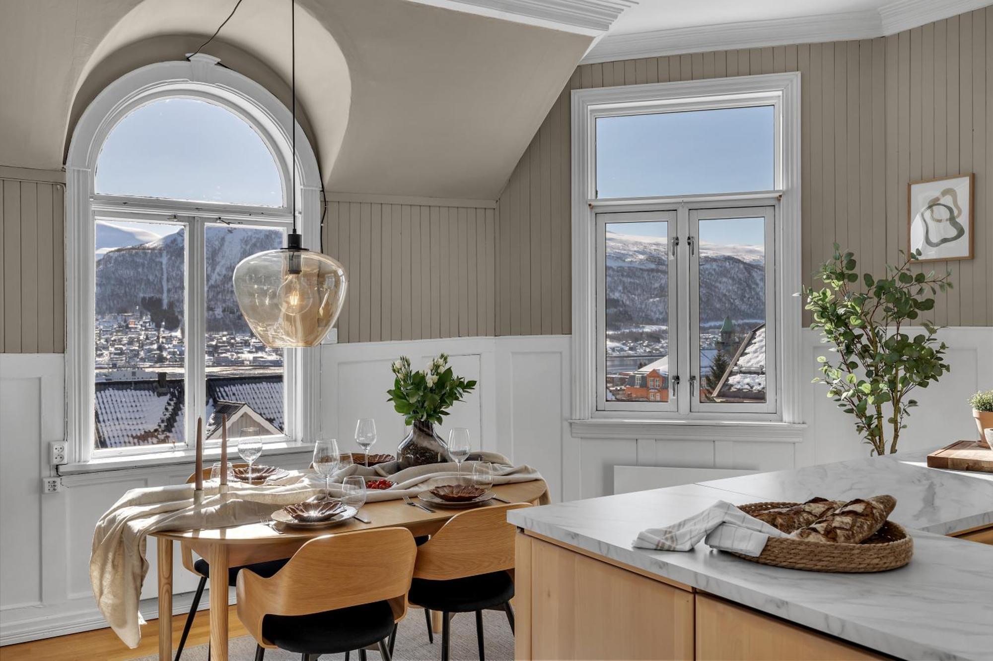 Lovely City Center Apartment With Amazing Views And Free Parking! Tromsø Dış mekan fotoğraf